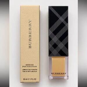 Burberry Sheer Foundation Trench No 5